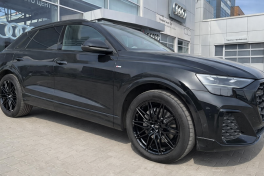 Audi Q8 на дисках MAK STURM. Параметри: 9,5x21 | ET25 | 5X112 | HUB 66,6